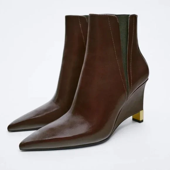 NWT Brown Pointed Toe Wedge Heel Leather Ankle Boots w/ Gold Details, 8 - Picture 4 of 5